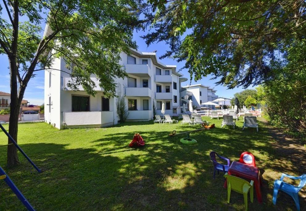 Residence Marina Di Cecina Eksteriør bilde